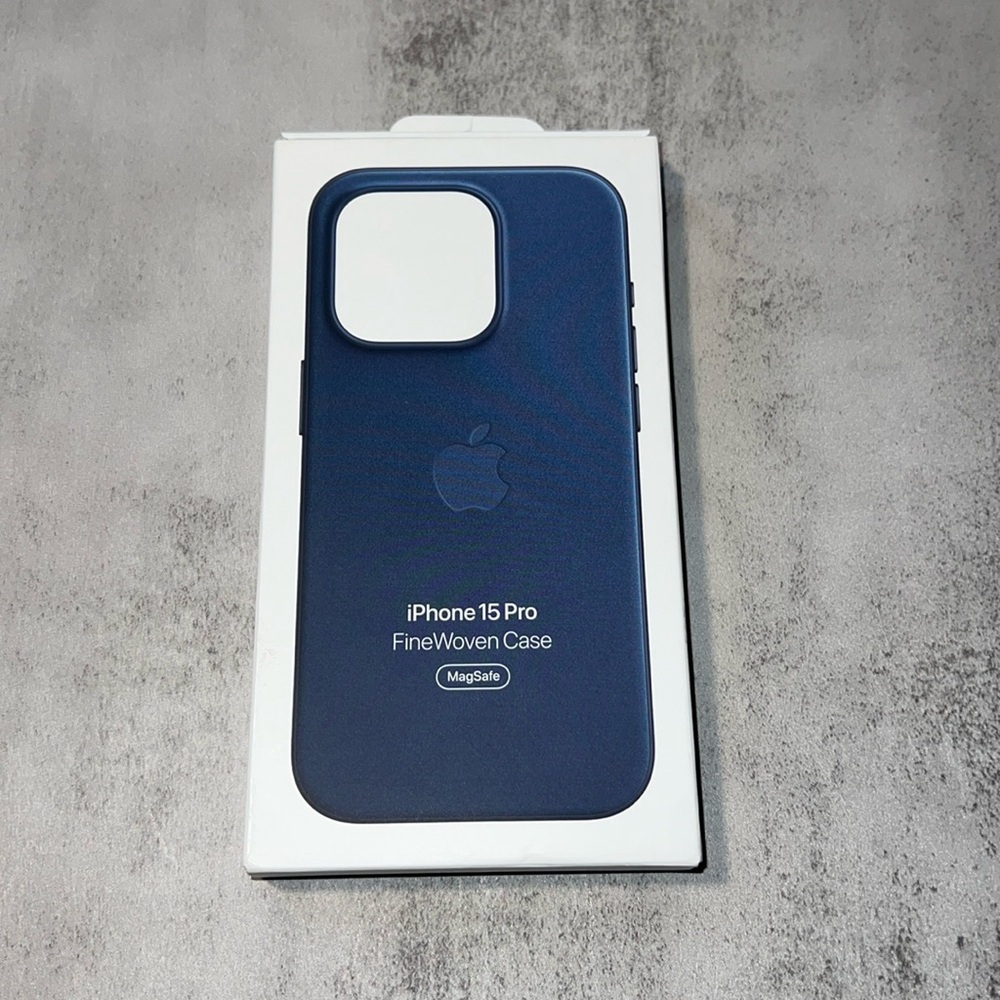 Apple - iPhone 15 Pro FineWoven Case with MagSafe - Pacific Blue